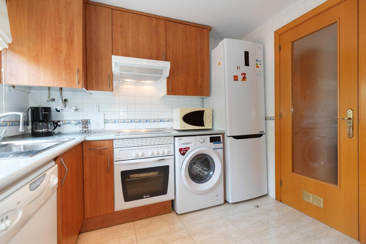 Uhc Aqua Family Complex Apartment Салоу Екстериор снимка