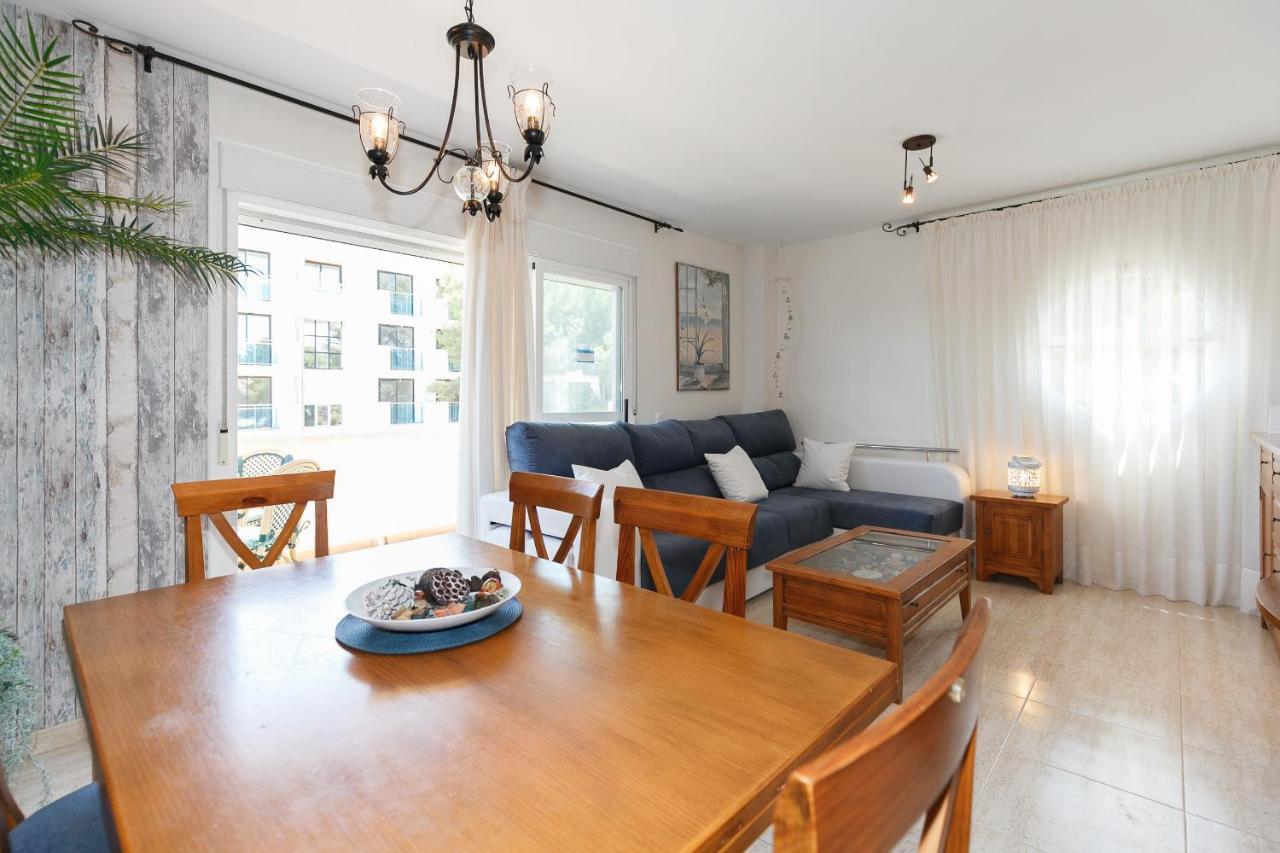 Uhc Aqua Family Complex Apartment Салоу Екстериор снимка
