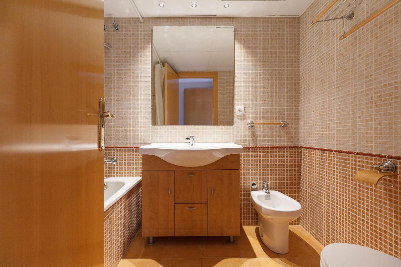 Uhc Aqua Family Complex Apartment Салоу Екстериор снимка