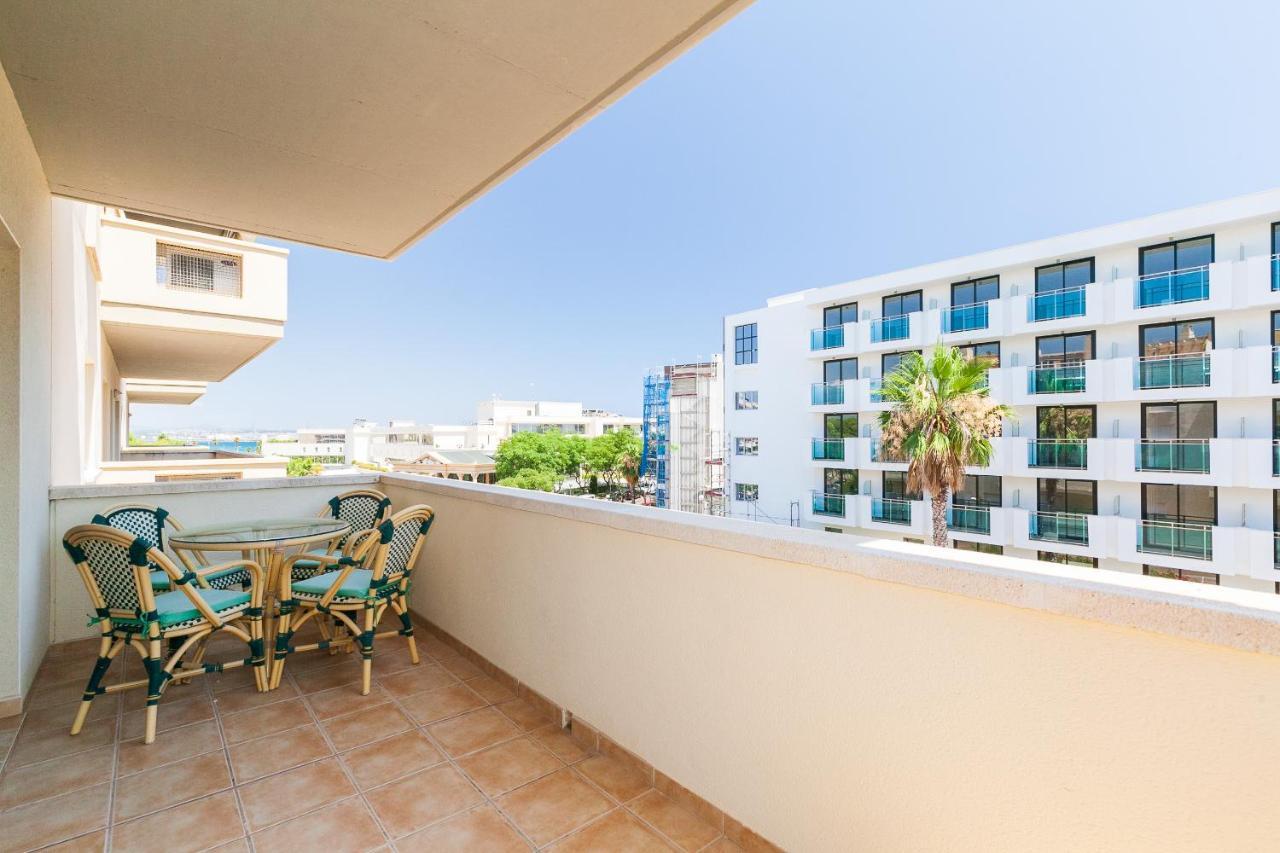 Uhc Aqua Family Complex Apartment Салоу Екстериор снимка