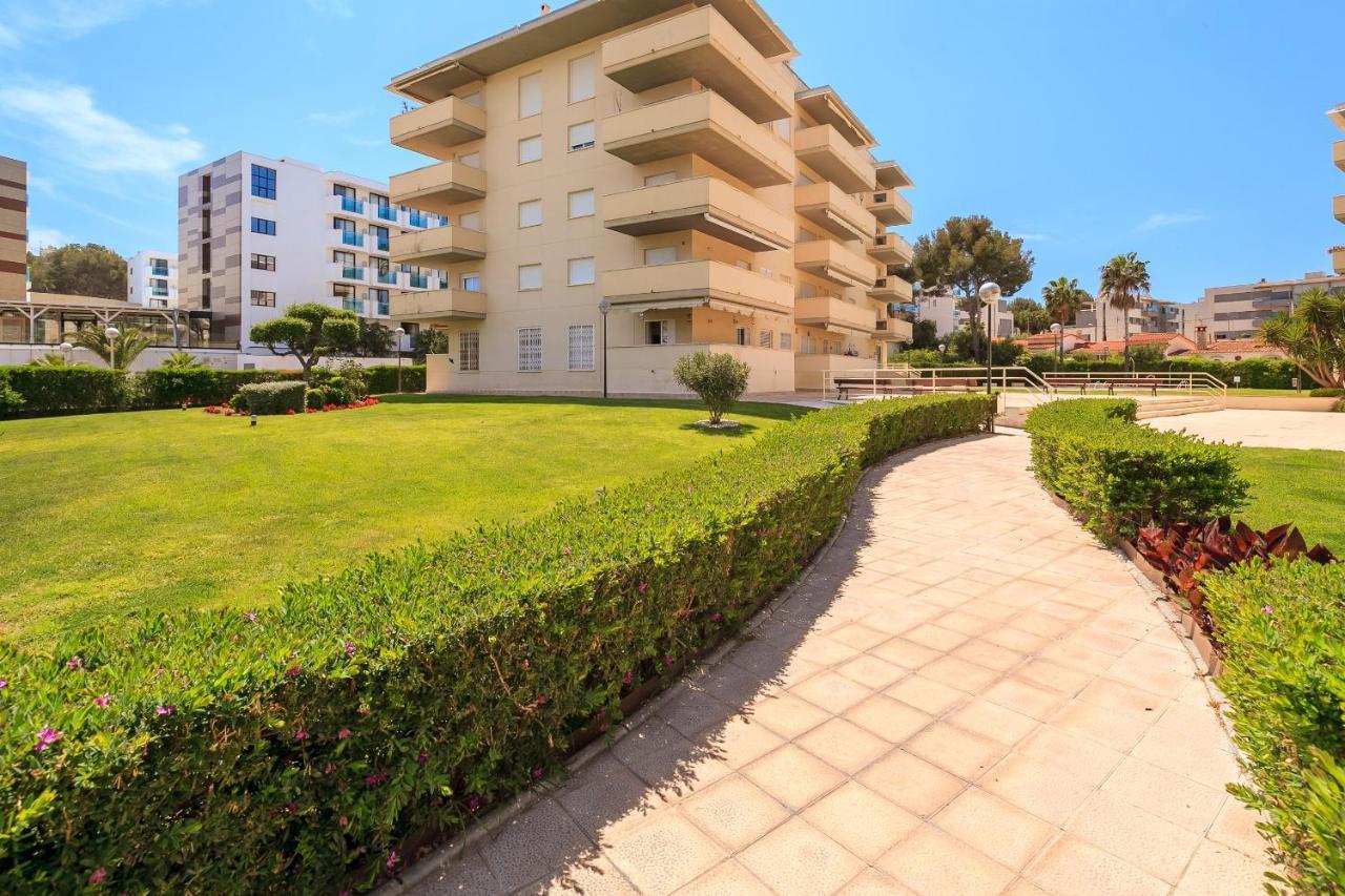 Uhc Aqua Family Complex Apartment Салоу Екстериор снимка