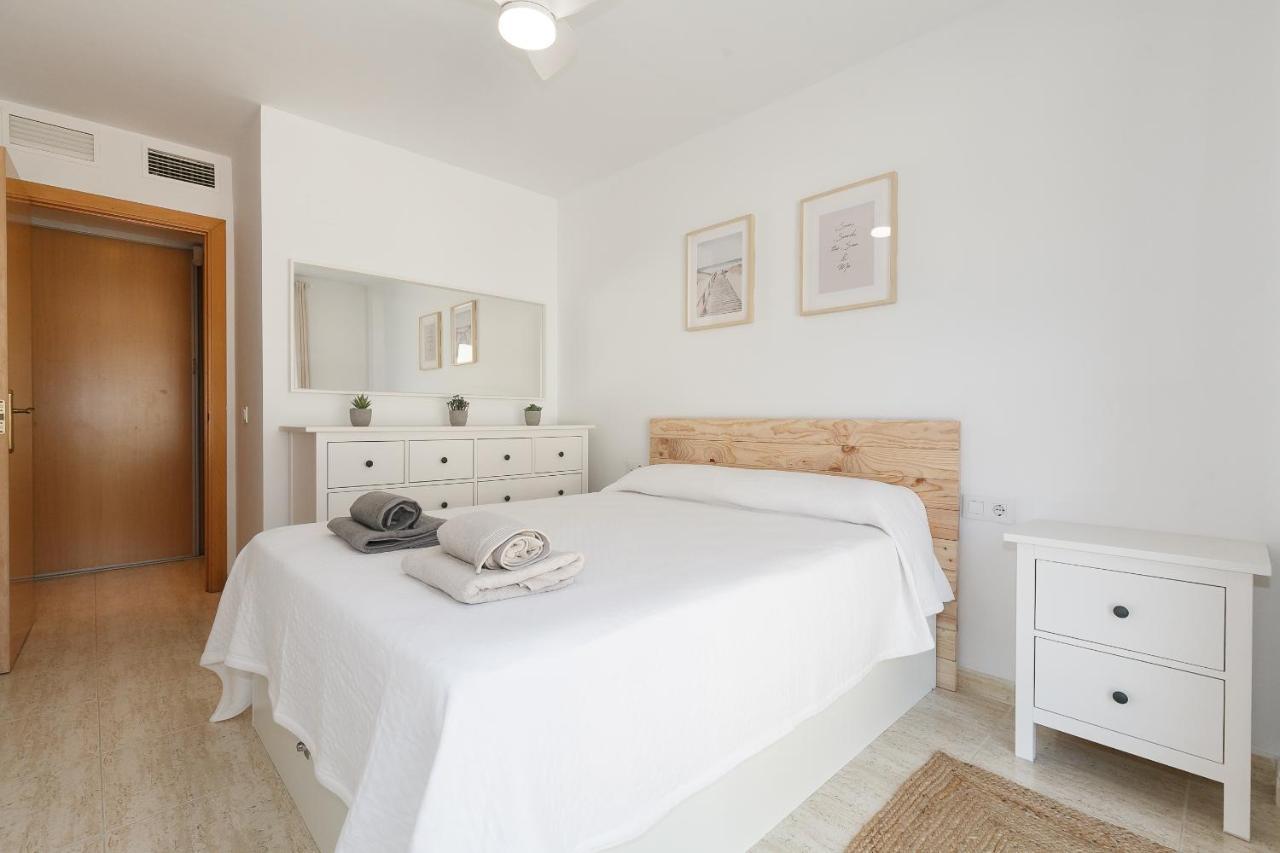 Uhc Aqua Family Complex Apartment Салоу Екстериор снимка