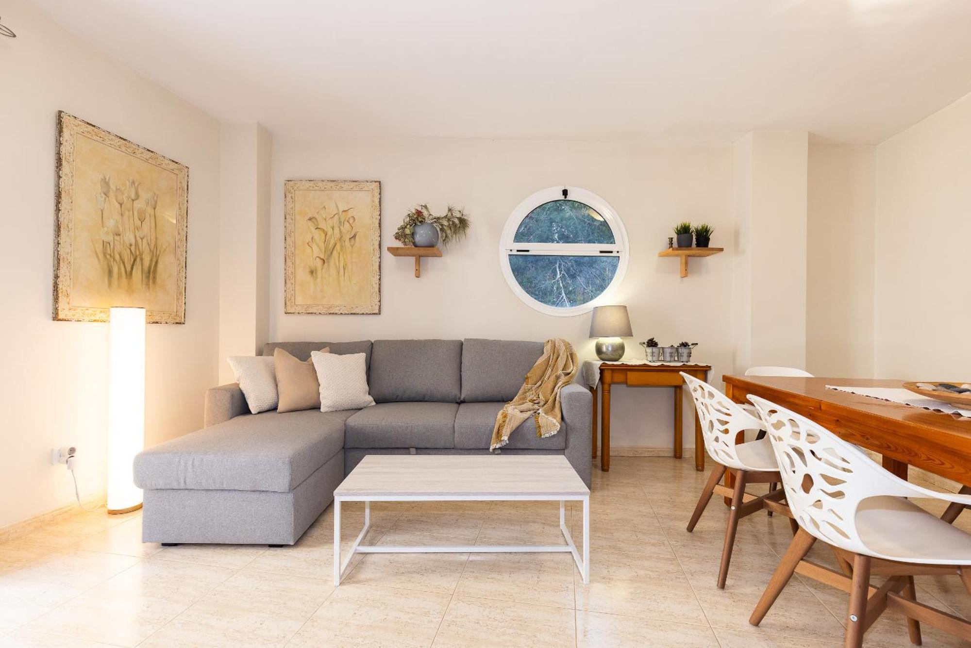 Uhc Aqua Family Complex Apartment Салоу Стая снимка
