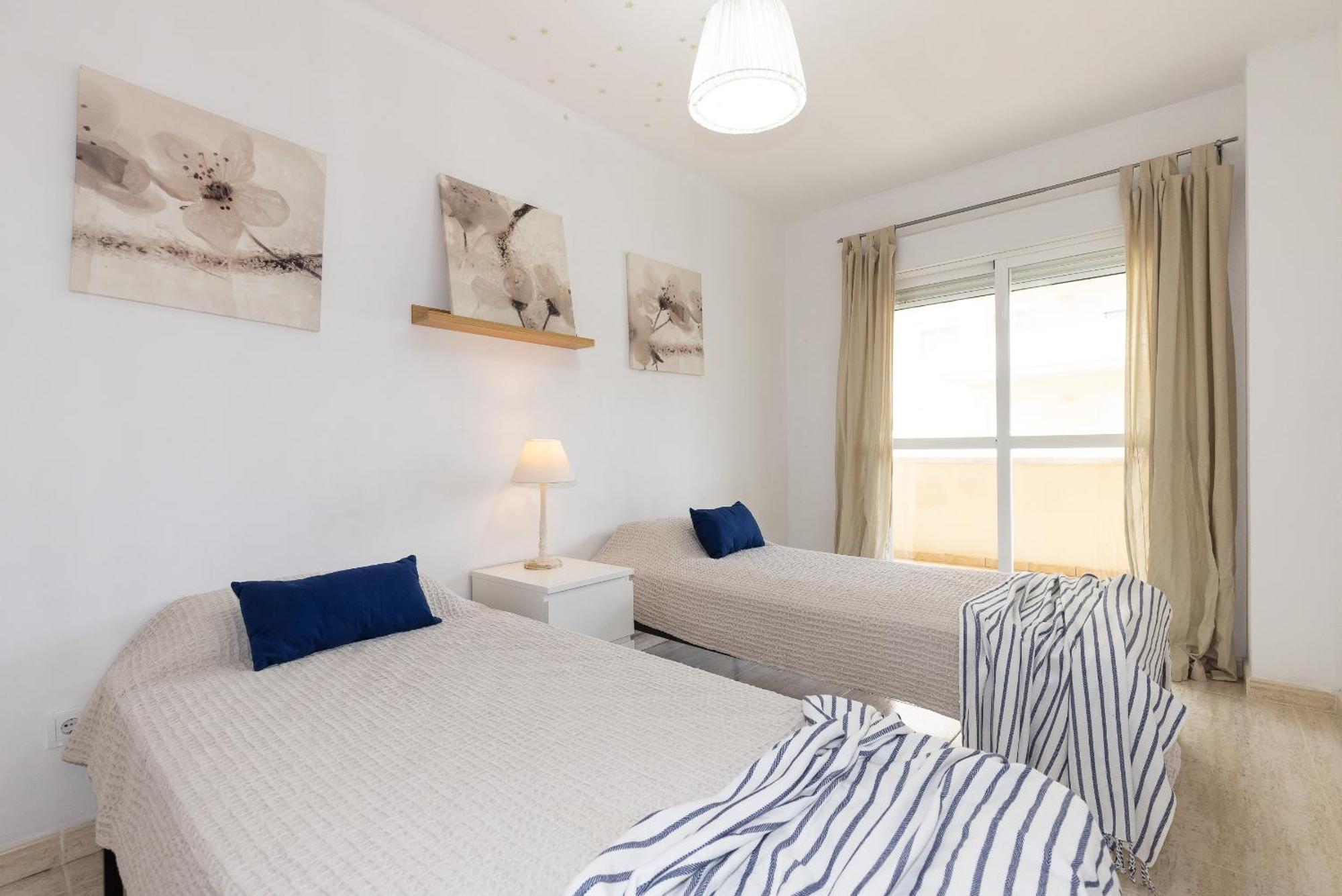 Uhc Aqua Family Complex Apartment Салоу Екстериор снимка